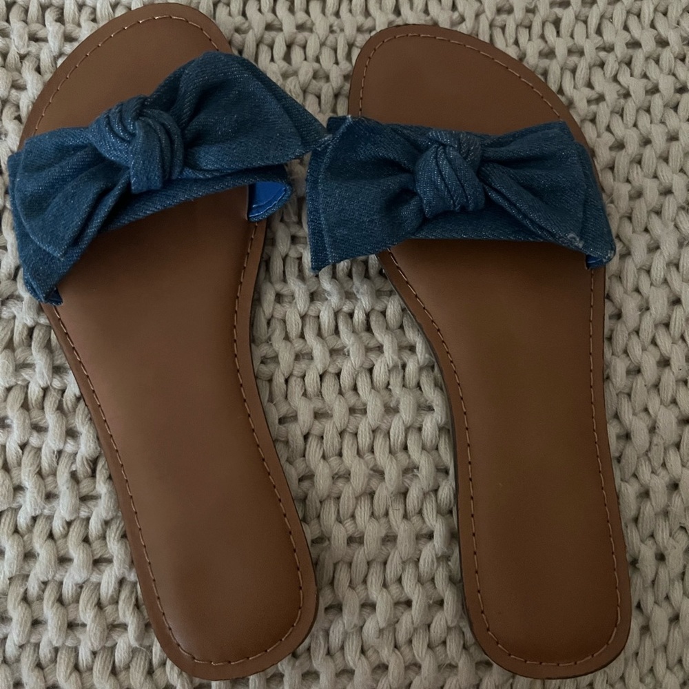 Time and Tru Blue and Brown Bow Sandals